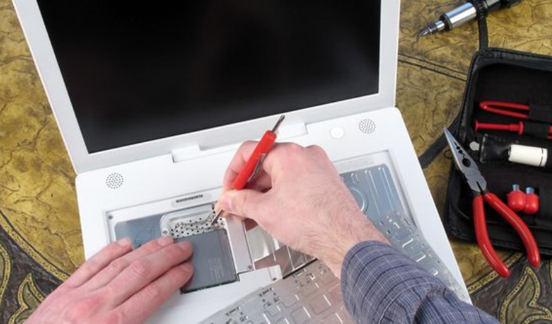 MacBook Screen Repair Services